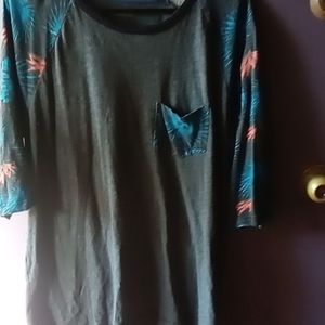 Mid sleeve grey shirt